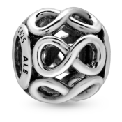 Charm Pandora Moments