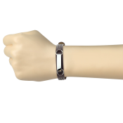 Pulsera de cuero marrón con acero quirúrgico y diseño minimalista