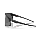 Oakley Rslv
