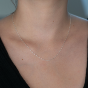 Catena d'argento, design delicato