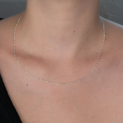 Catena d'argento, design delicato
