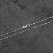 Catena d'argento, design delicato