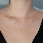 Catena d'argento, design delicato