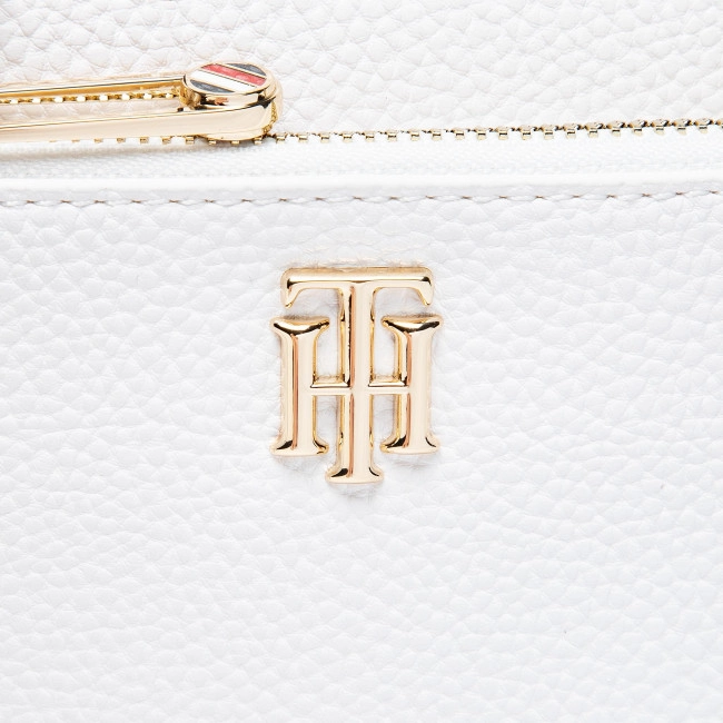 Tommy Hilfiger Pebble Grain Signature