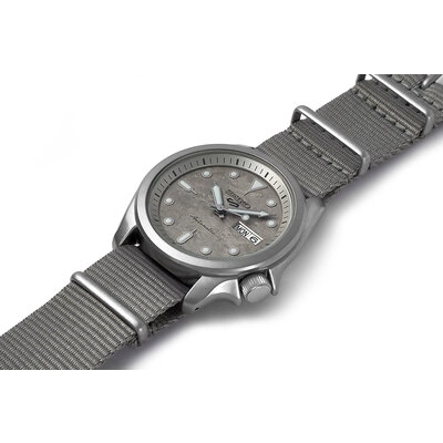 Seiko 5 Sports