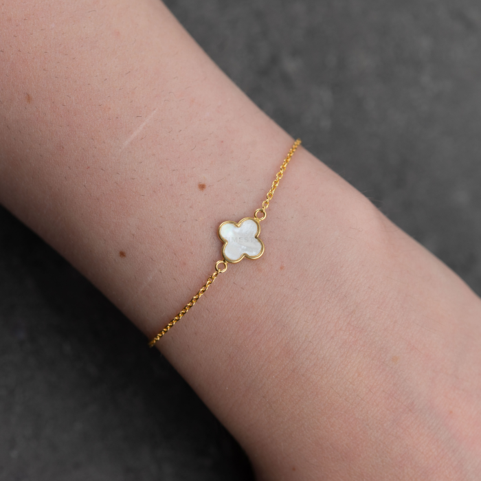 Colier auriu cu pandantiv