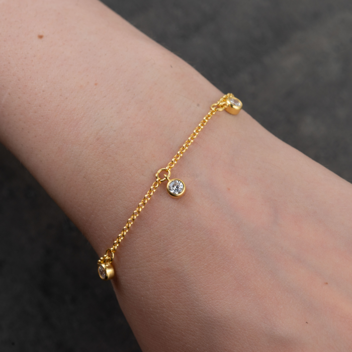 Srebrna zapestnica v zlati barvi