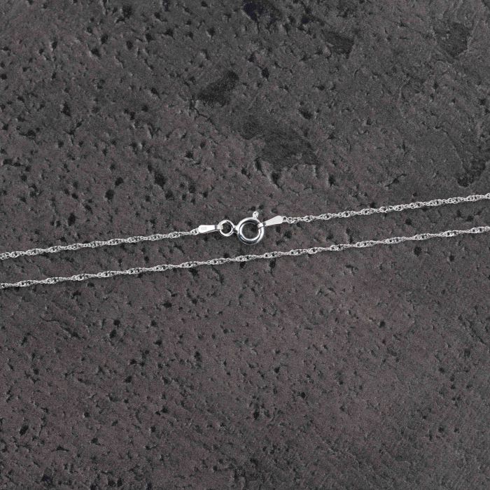 Catena d'argento, design delicato