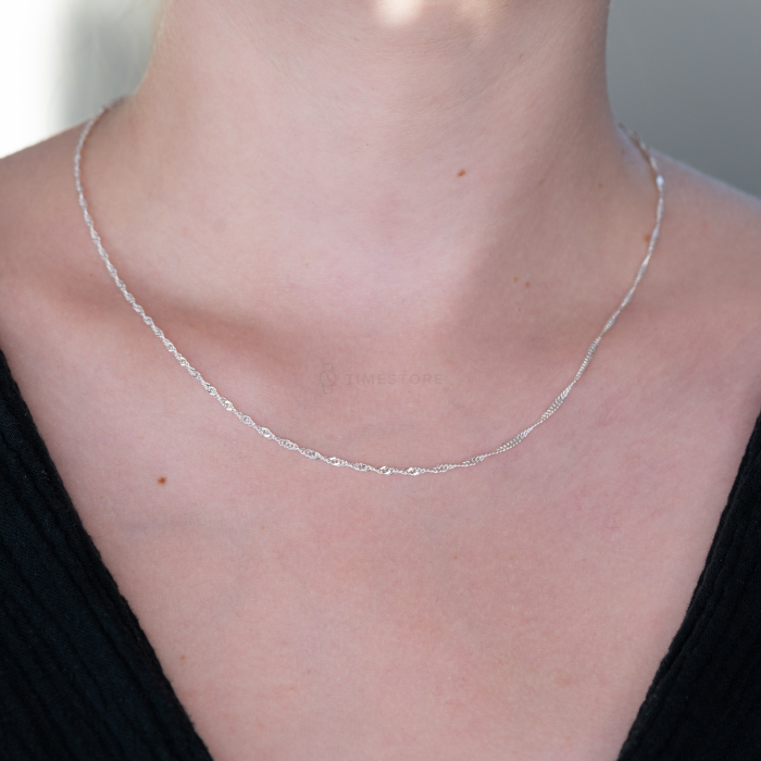 Catena d'argento, design delicato