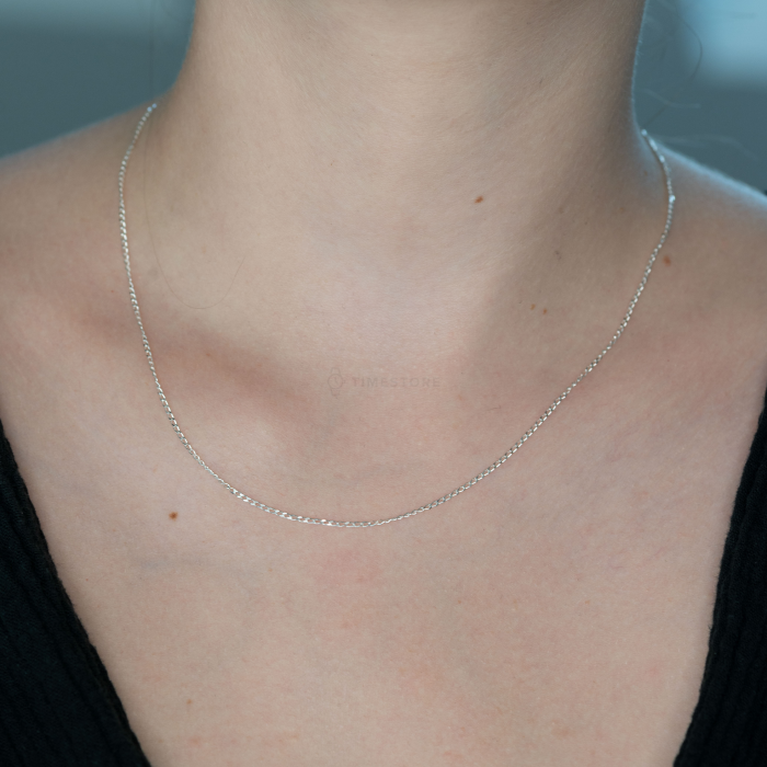 Catena d'argento, design delicato