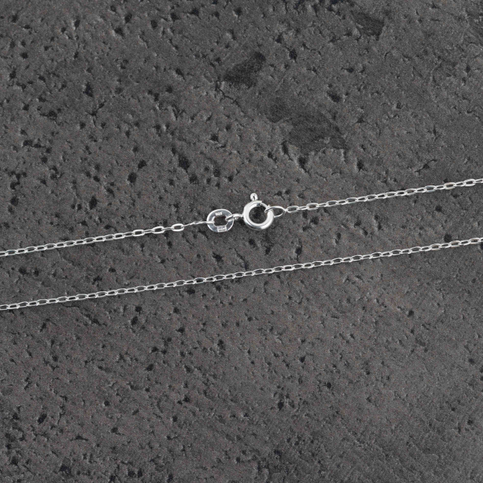 Catena d'argento, design delicato