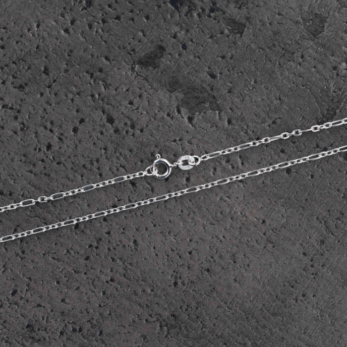 Catena d'argento, design delicato