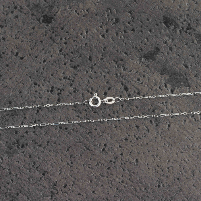 Catena d'argento, design delicato