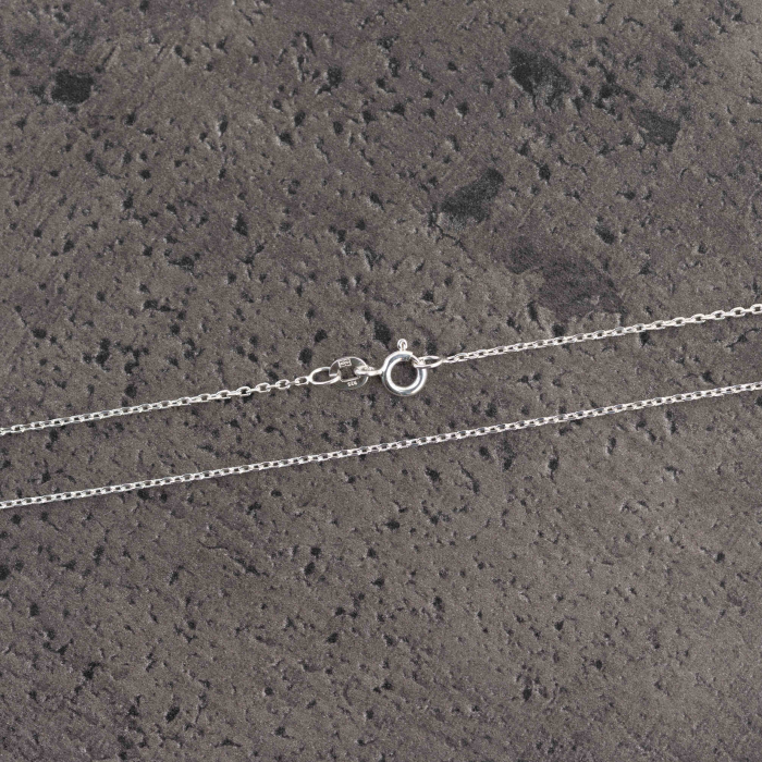 Cadena de plata, diseño delicado