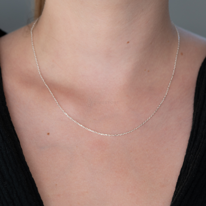 Cadena de plata, diseño delicado