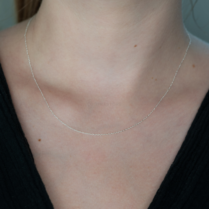 Catena d'argento, design delicato