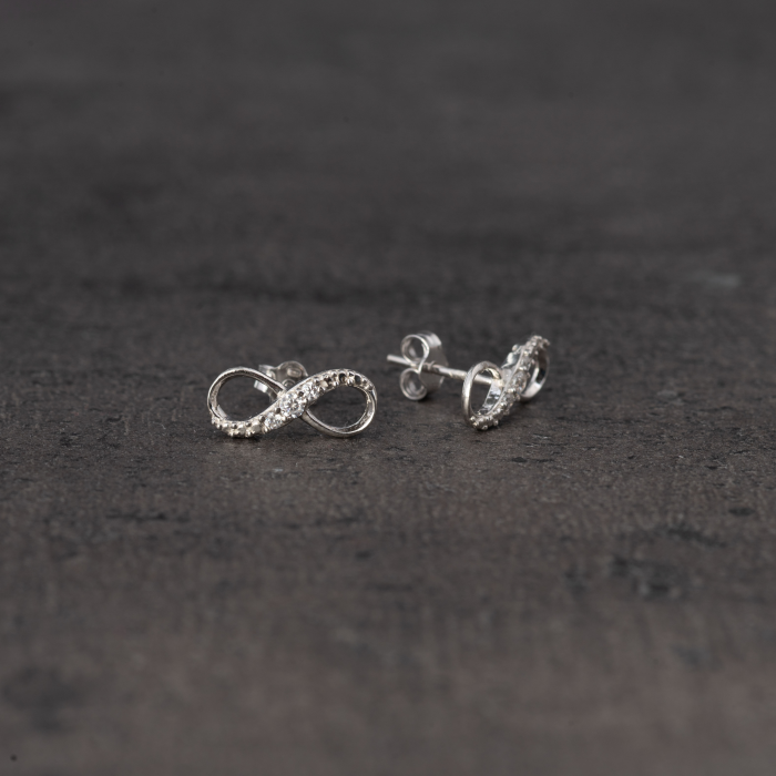 Orecchini pendenti in argento, simbolo dell'infinito