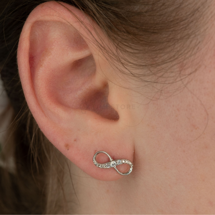 Orecchini pendenti in argento, simbolo dell'infinito