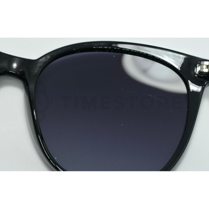 Polaroid Second Hand