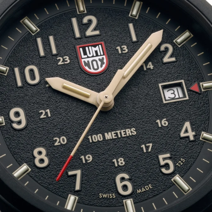 Luminox