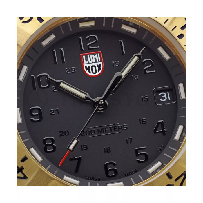 Luminox