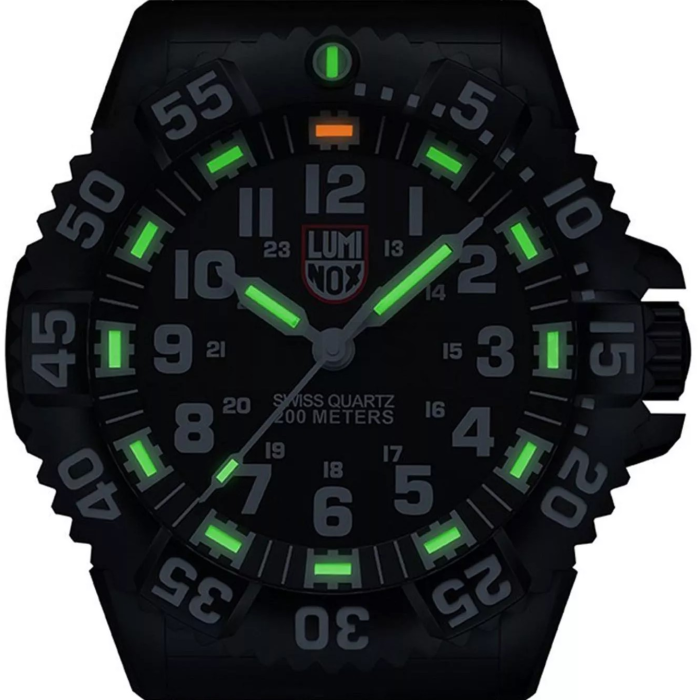 Luminox