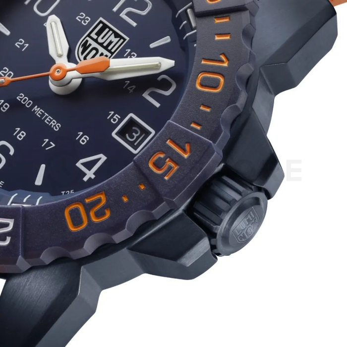 Luminox