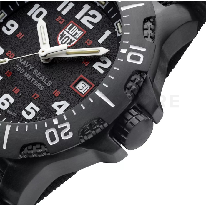 Luminox