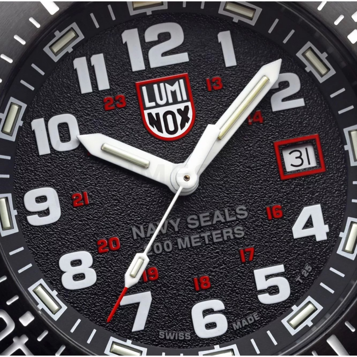 Luminox