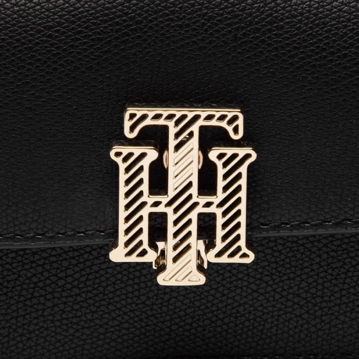 Tommy Hilfiger Outline